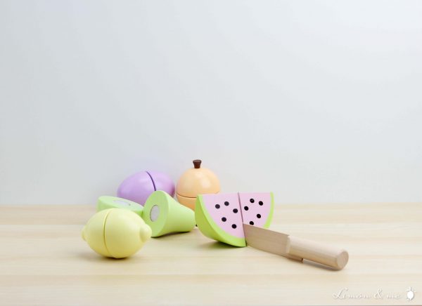 Cuchillo de madera con frutas de verano unidas con velcro - Jabadabado